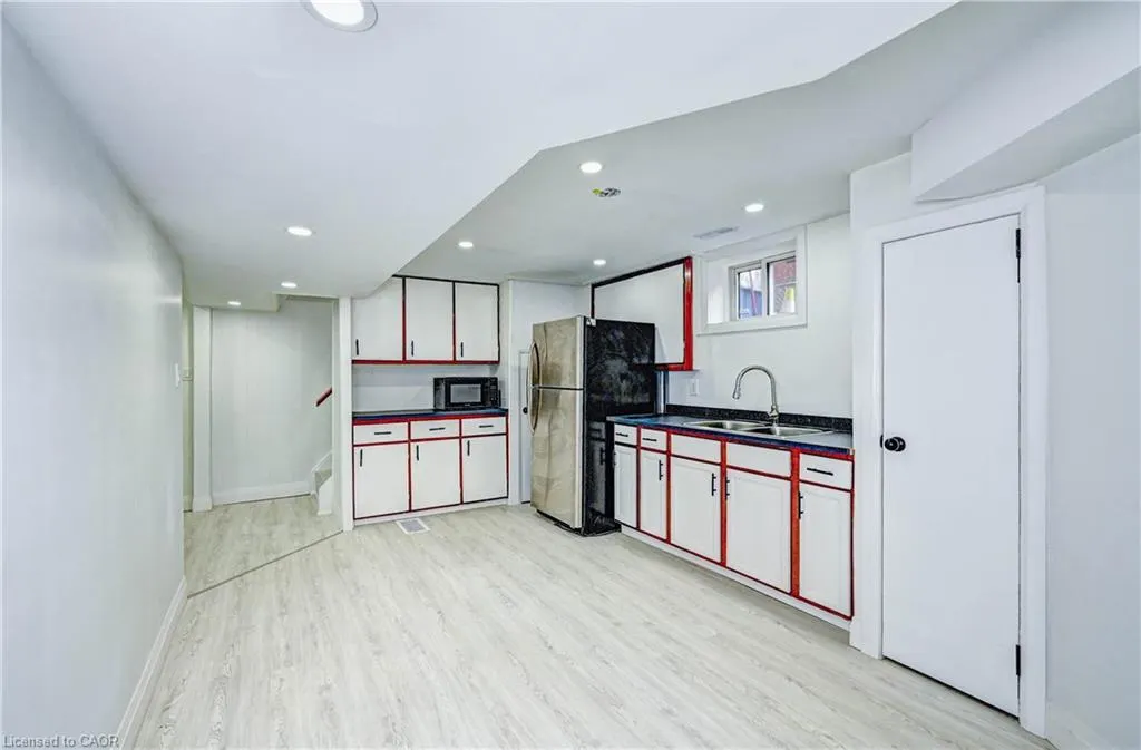 38 Broadview Avenue