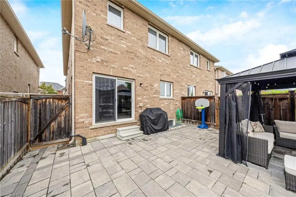 1244 Ruddy Crescent