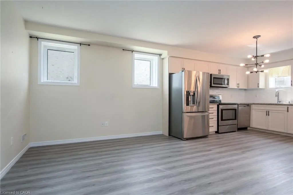 230 Jessica Crescent, #D