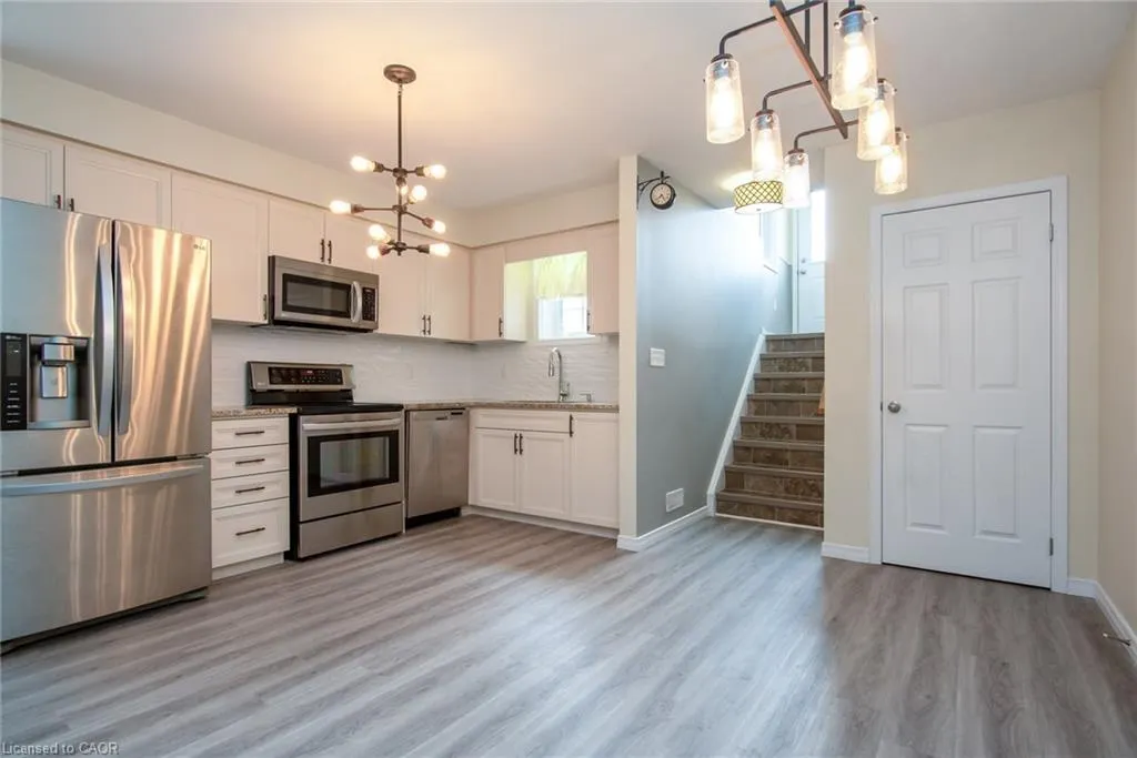 230 Jessica Crescent, #D