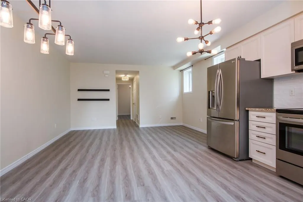 230 Jessica Crescent, #D