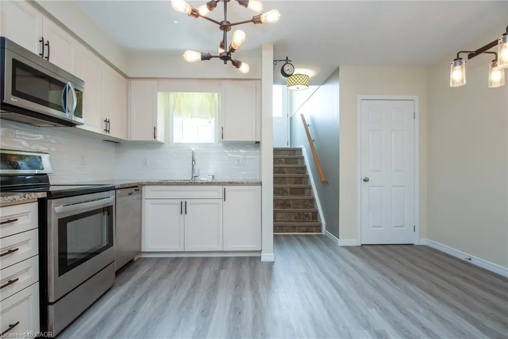 230 Jessica Crescent, #D
