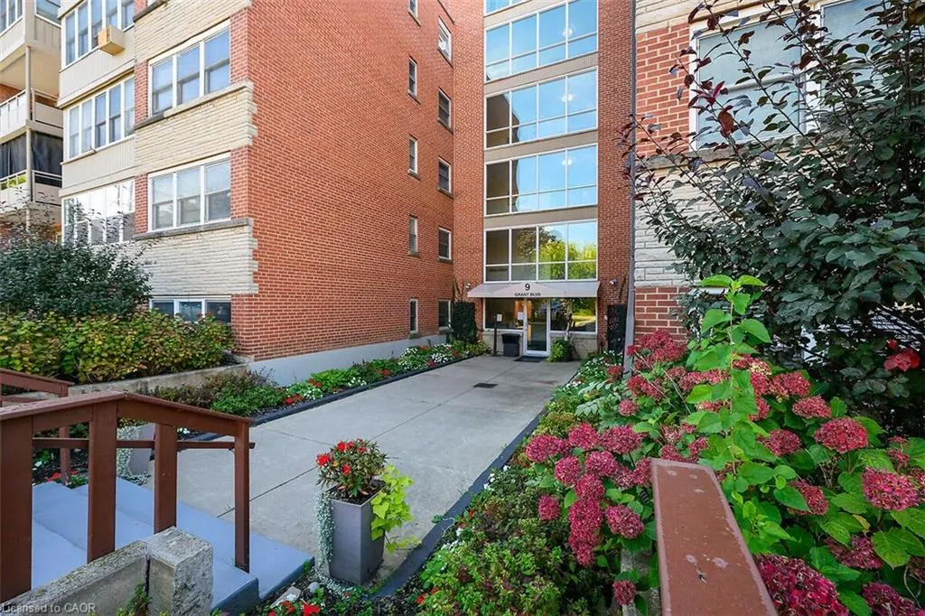 9 Grant Boulevard, #107