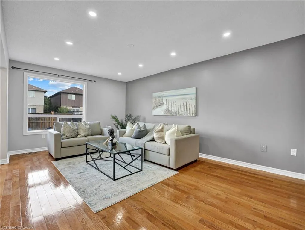 11 Willowridge Way