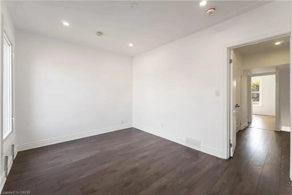934 Barton Street E, #2