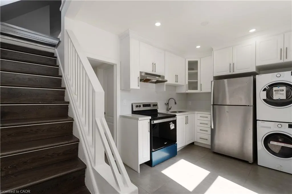 934 Barton Street E, #2