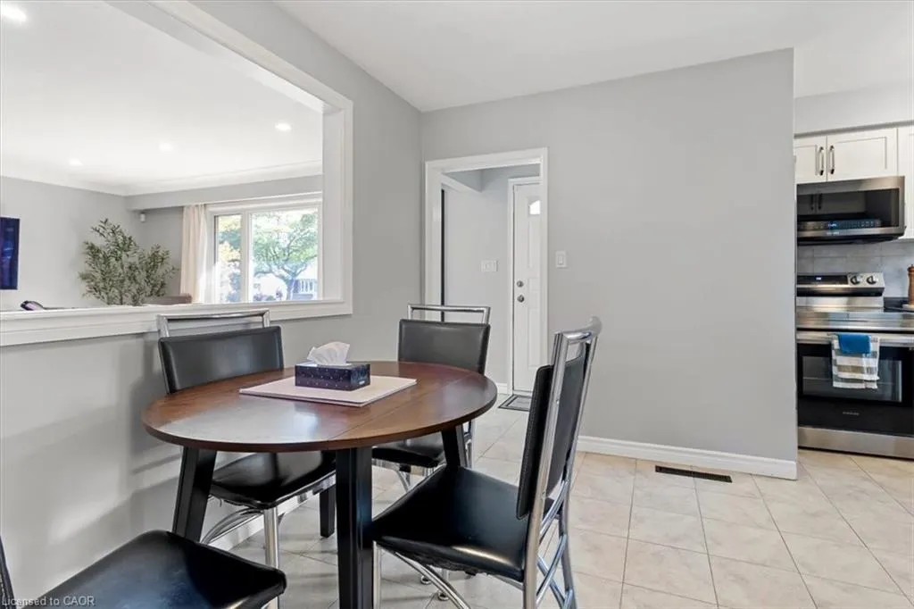 161 Hoover Crescent, #MAIN