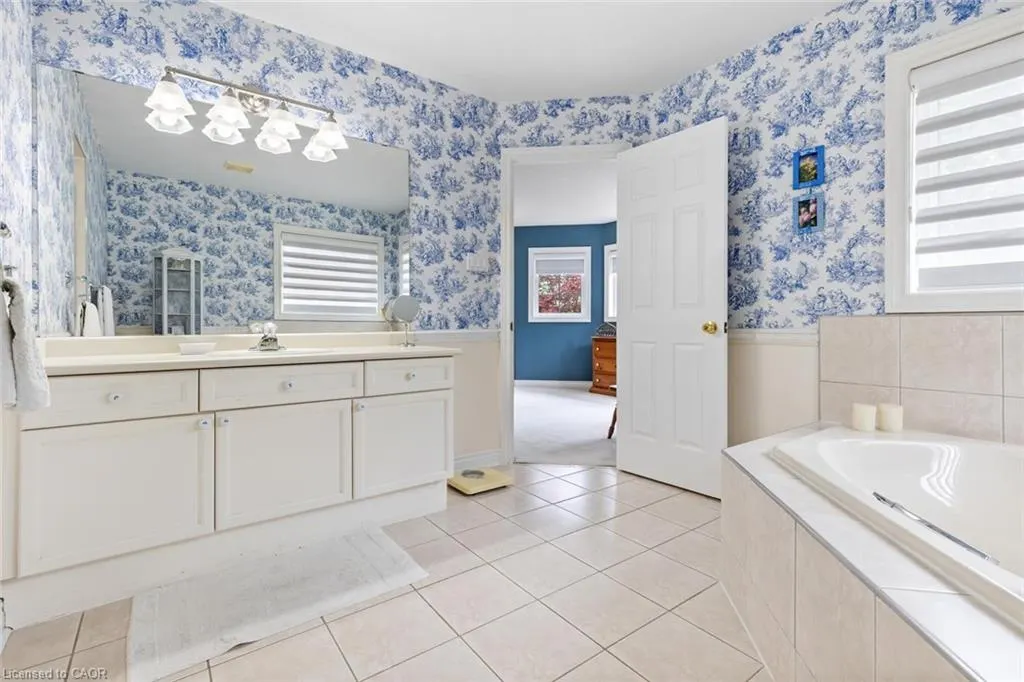 6847 Summer Heights Drive