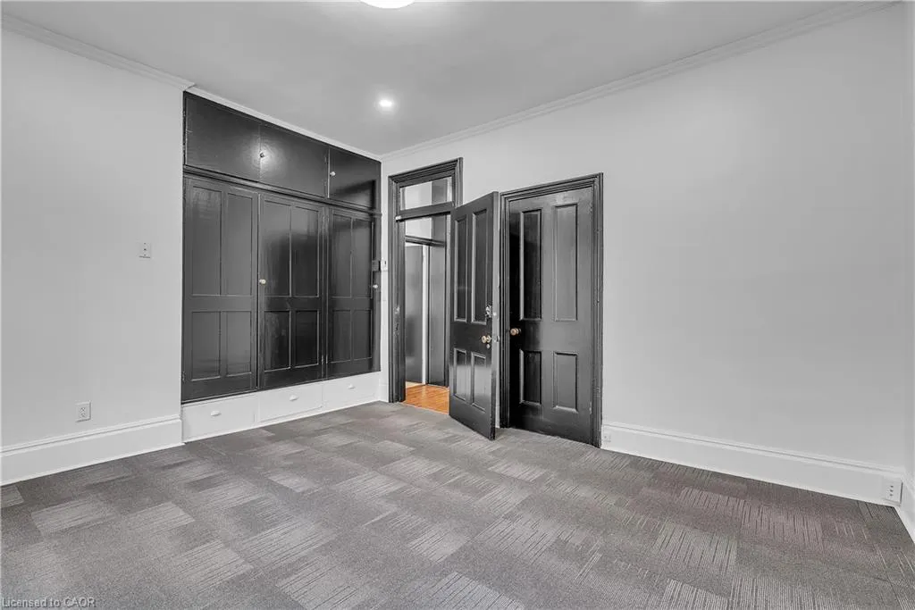203 Macnab Street S, #2nd