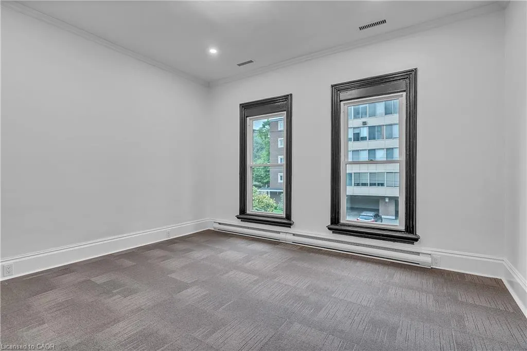 203 Macnab Street S, #2nd