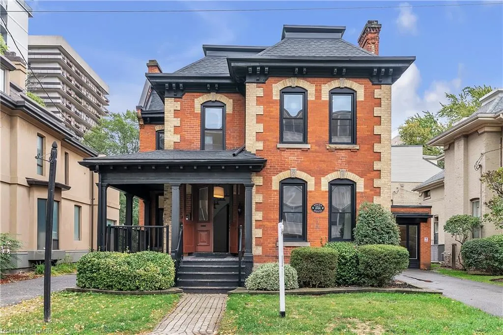 203 Macnab Street S, #2nd