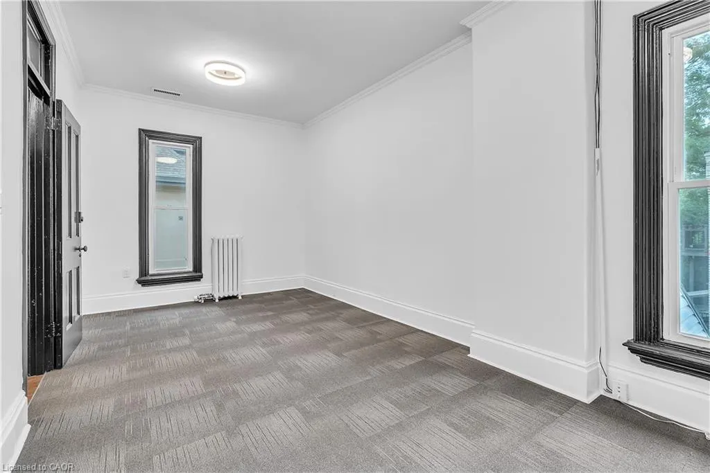 203 Macnab Street S, #2nd
