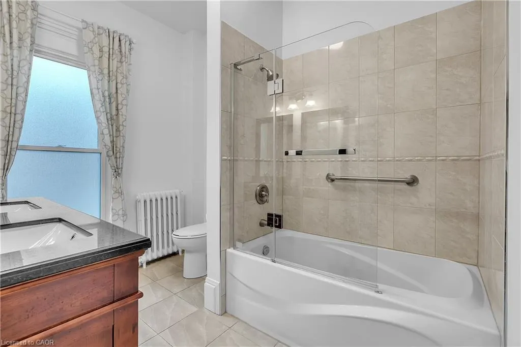 203 Macnab Street S, #2nd