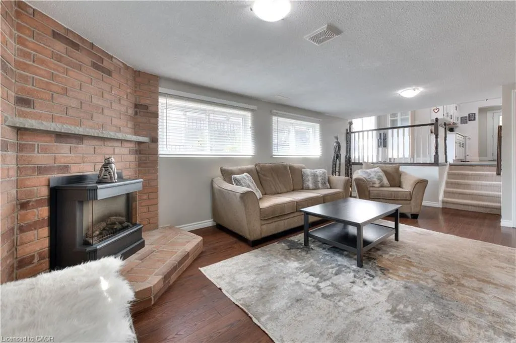 27 Wheatfield Crescent