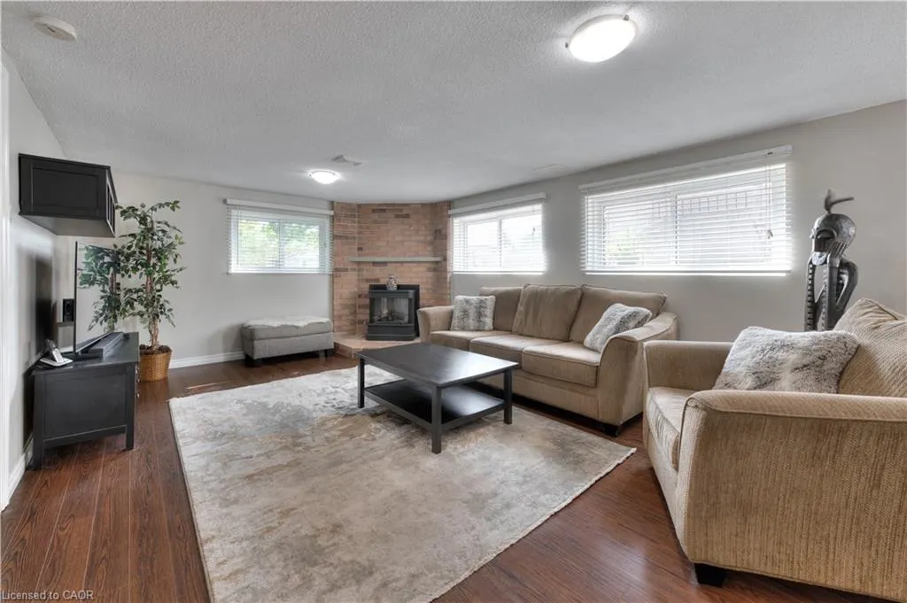 27 Wheatfield Crescent