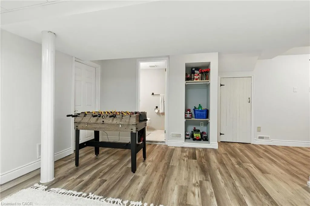 4511 St. Volodymyr Crescent