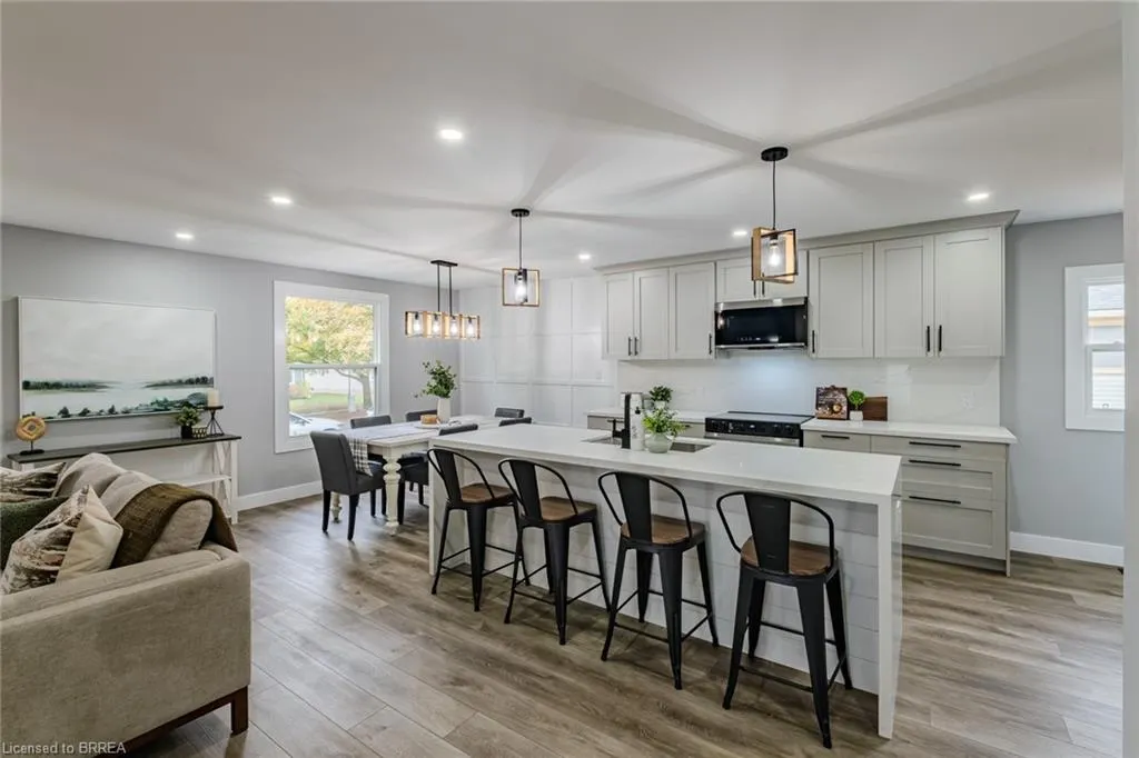 10 Uplands Drive
