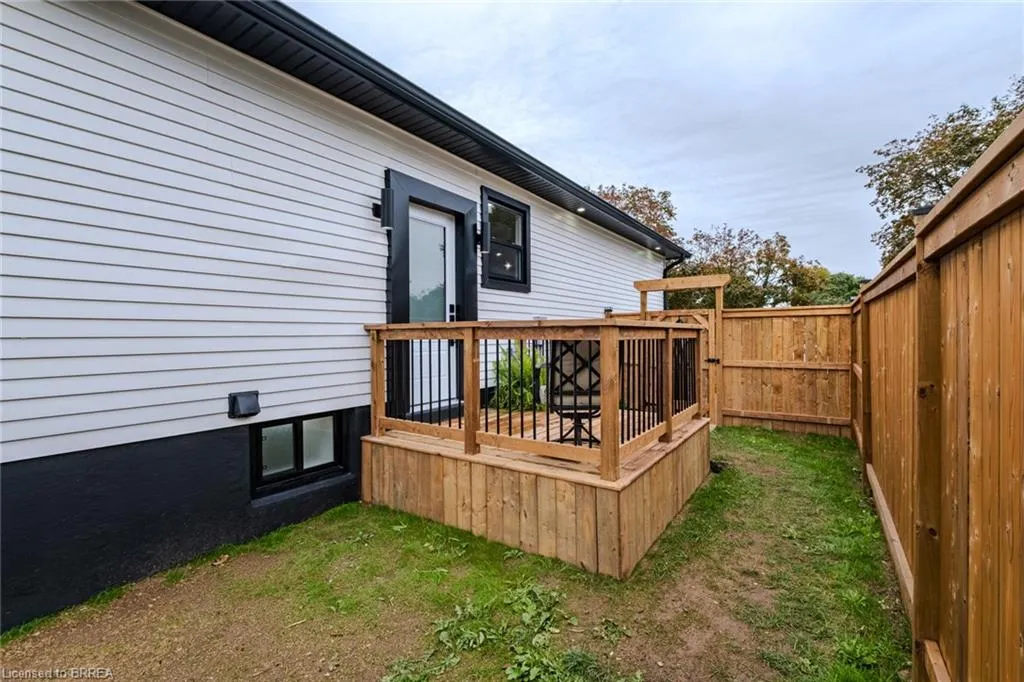 10 Uplands Drive