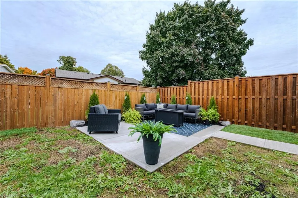 10 Uplands Drive