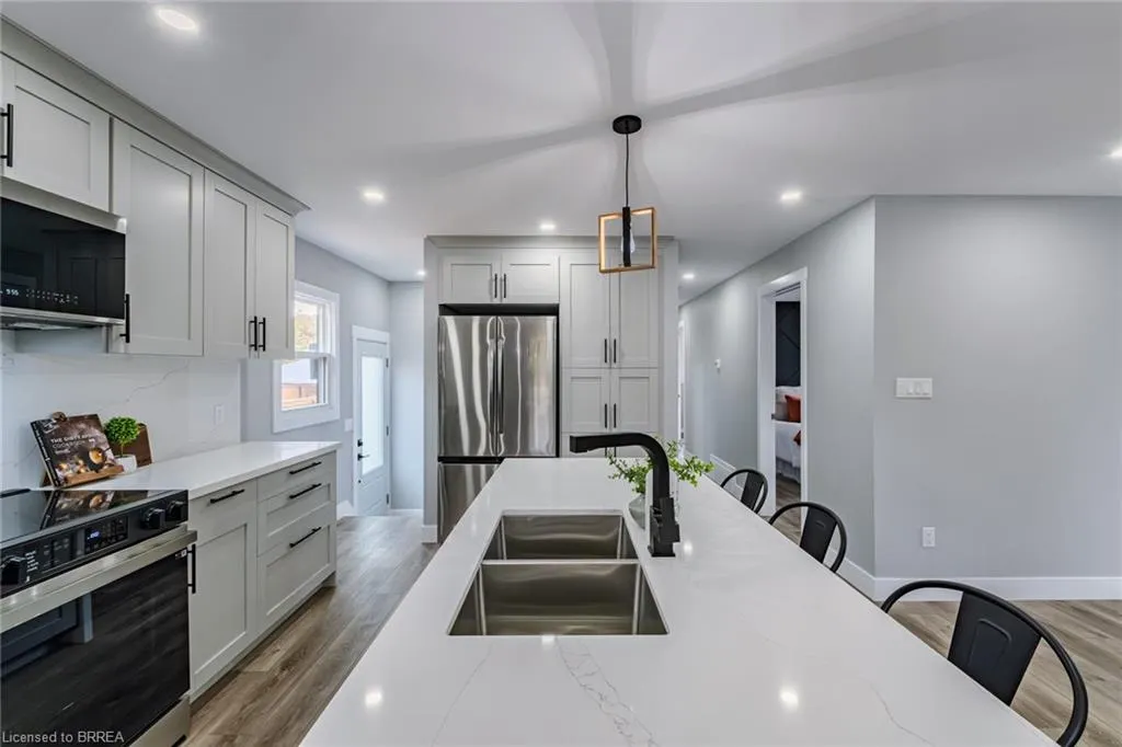 10 Uplands Drive