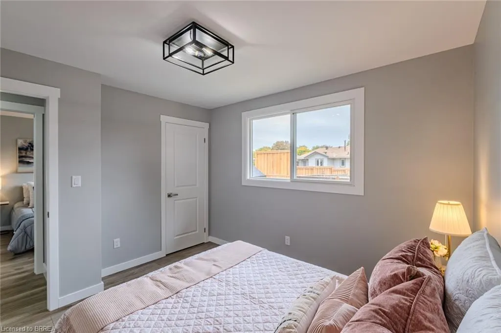 10 Uplands Drive