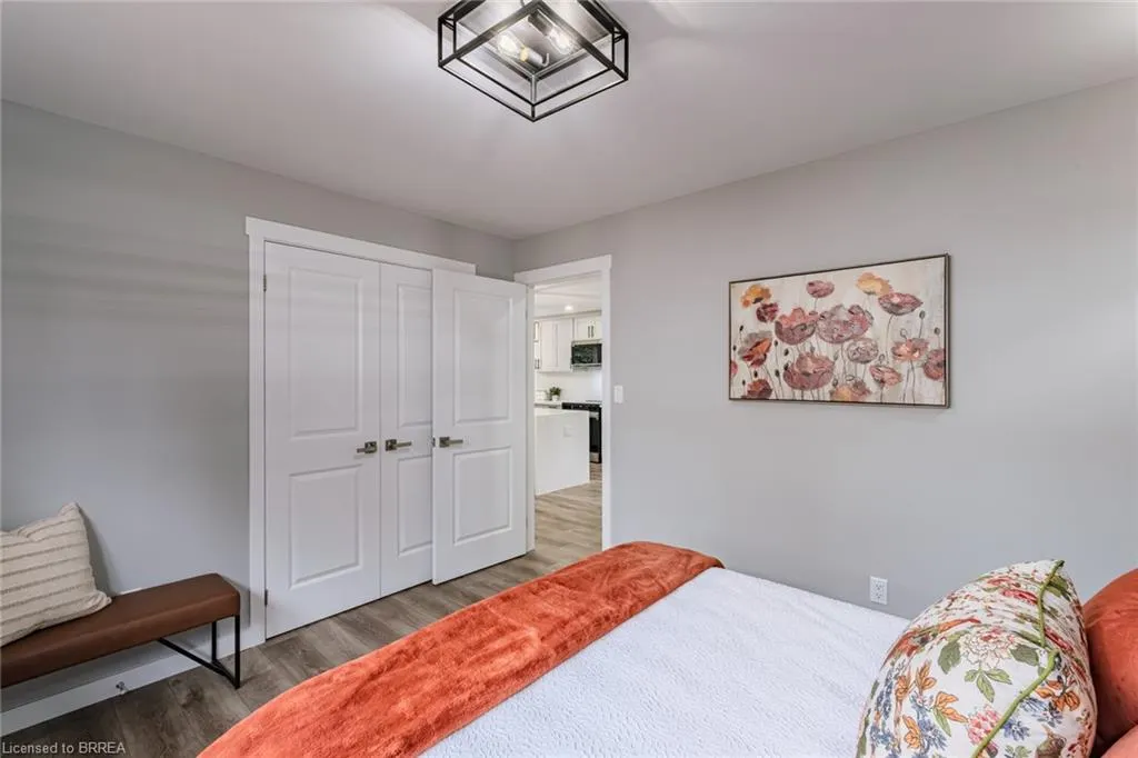 10 Uplands Drive