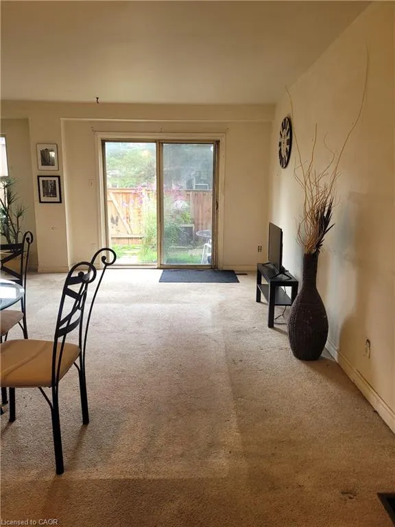 27 Queenston Drive