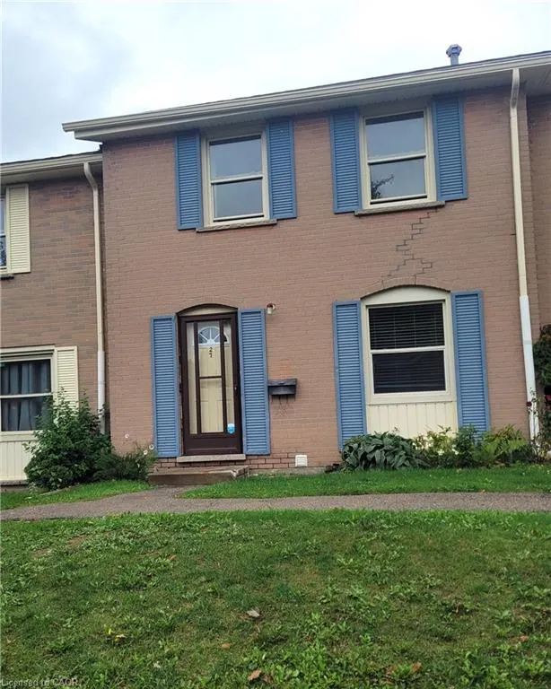 27 Queenston Drive