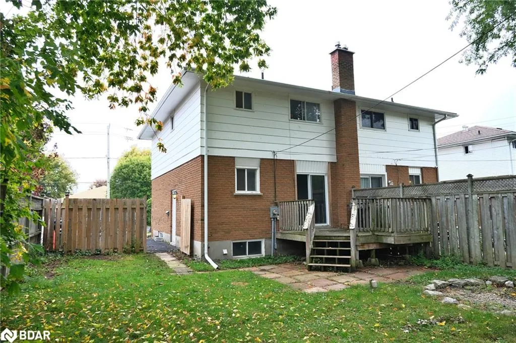 656 Oak Street