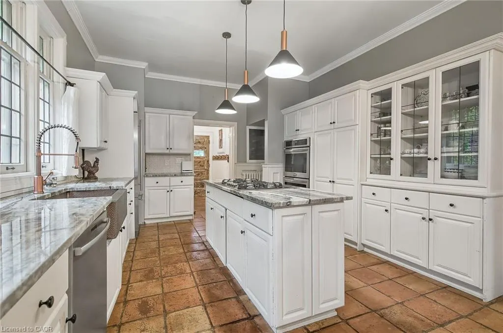 122 Dufferin Avenue
