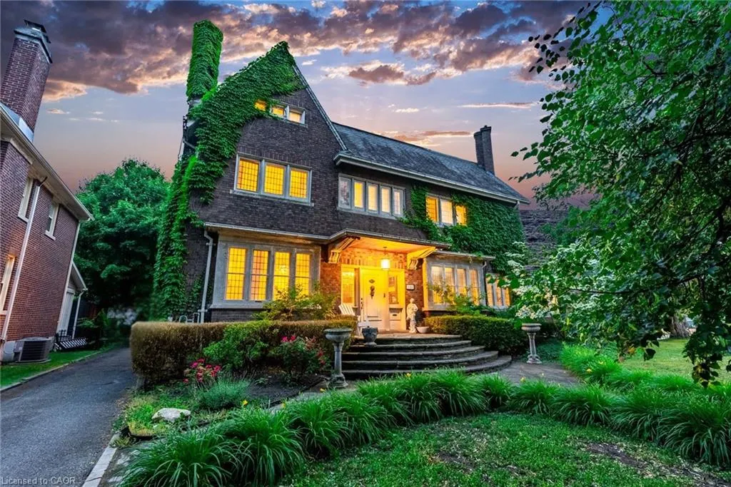 122 Dufferin Avenue