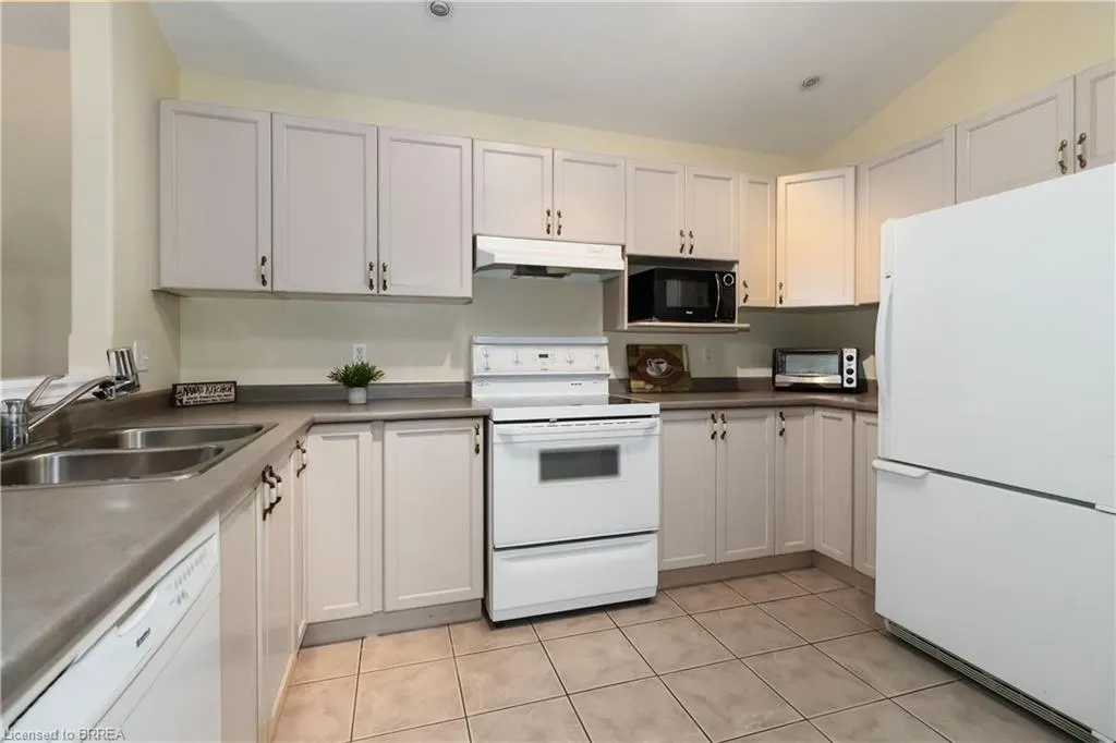 54 Glenwood Drive, #15