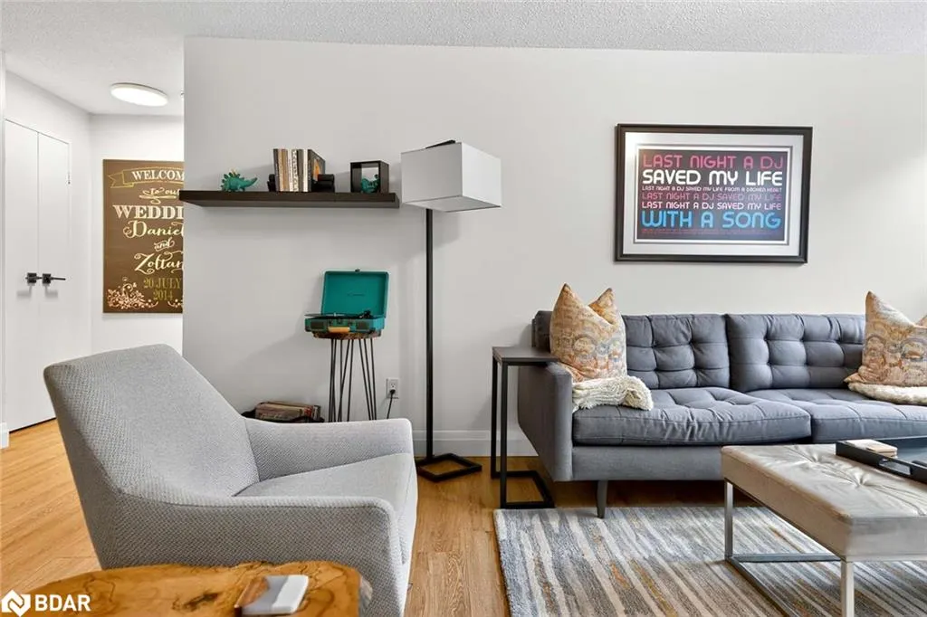 3695 Kaneff Crescent, #102