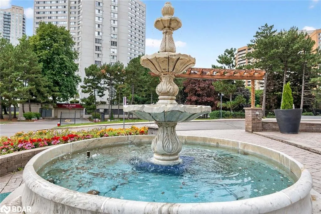 3695 Kaneff Crescent, #102