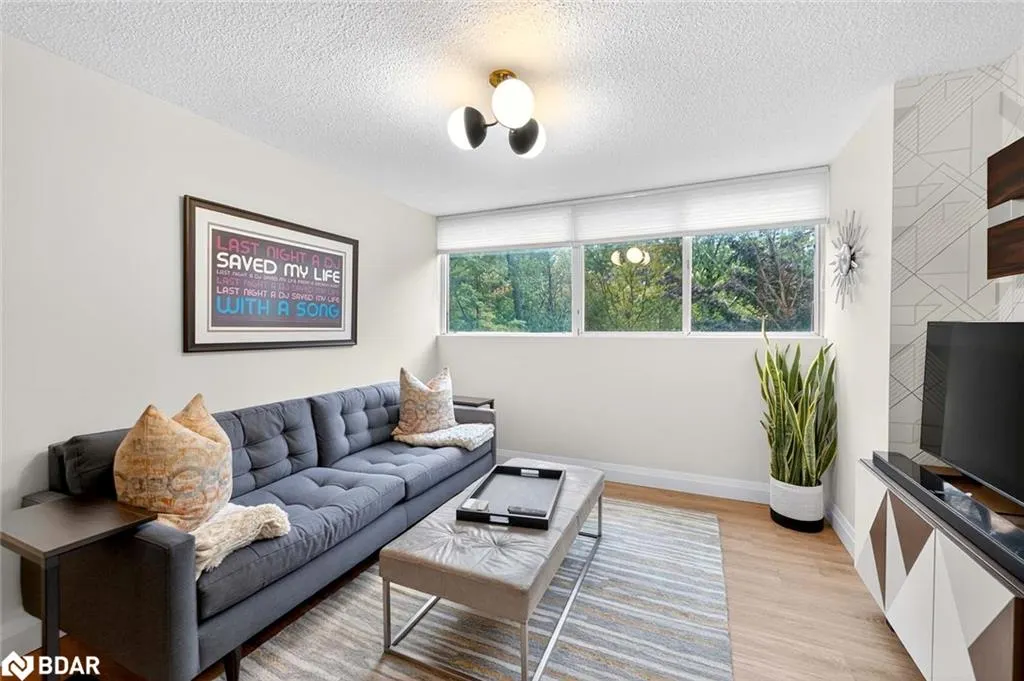 3695 Kaneff Crescent, #102