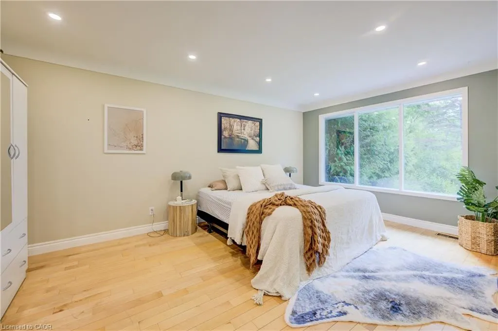 18 Rosemore Road