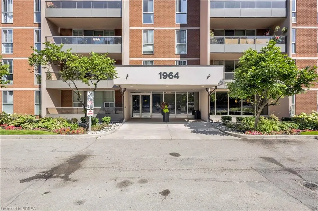 1964 Main Street W, #507