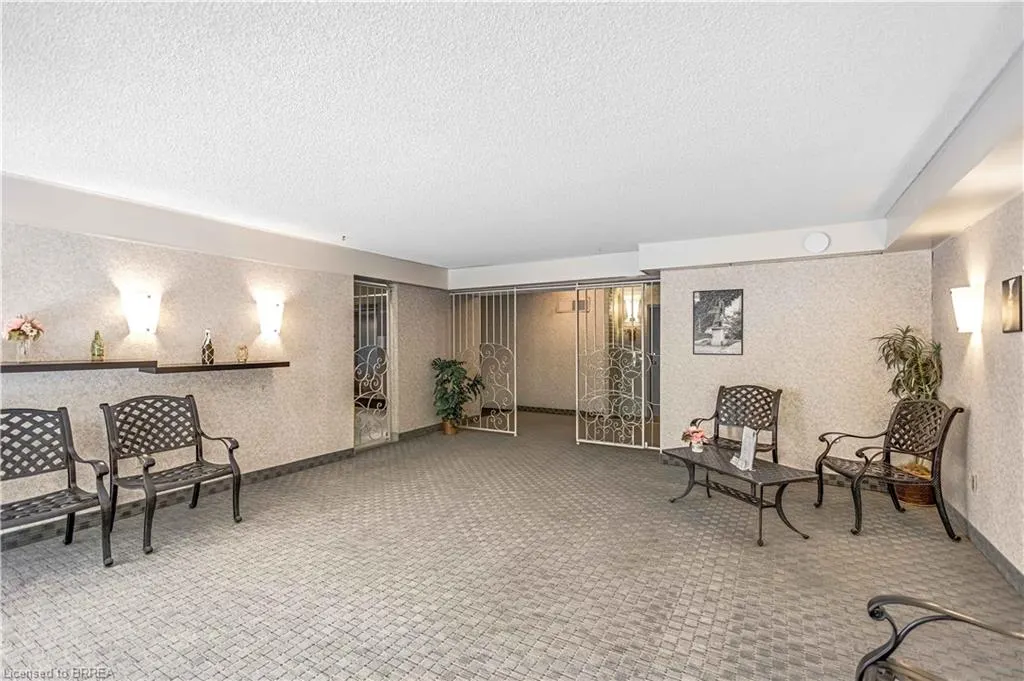 1964 Main Street W, #507