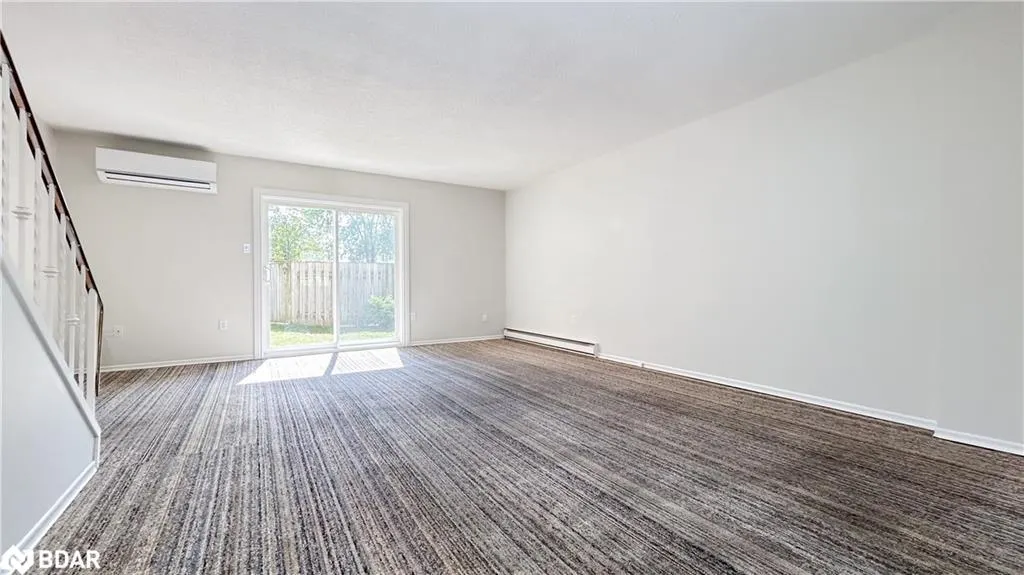 160 Jansen Avenue, #32