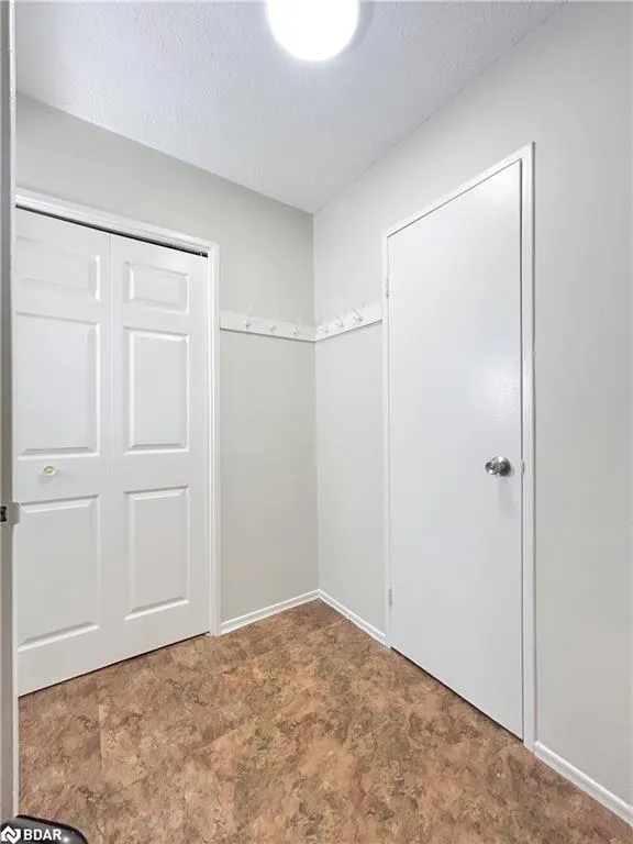 160 Jansen Avenue, #32
