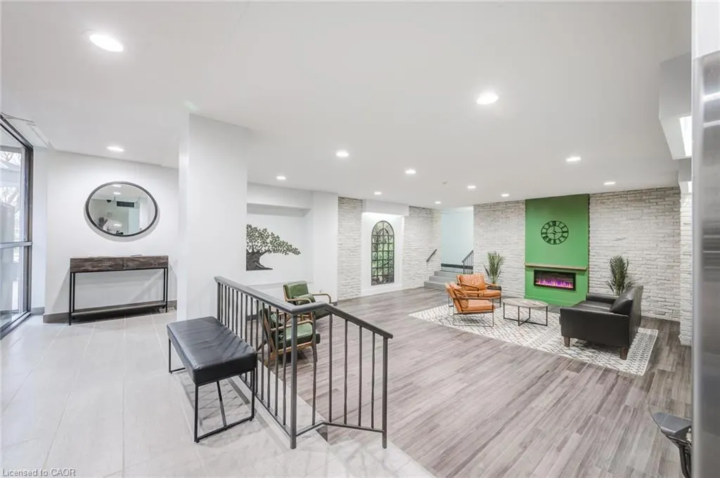 89 Westwood Road, #405