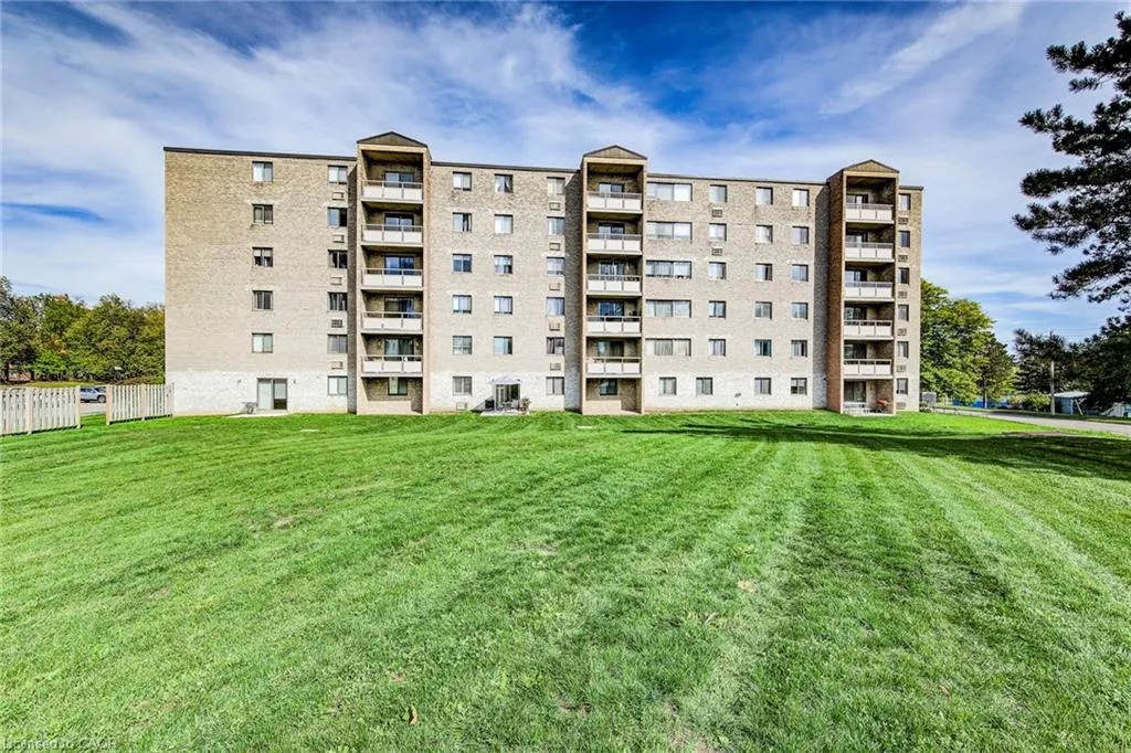89 Westwood Road, #405