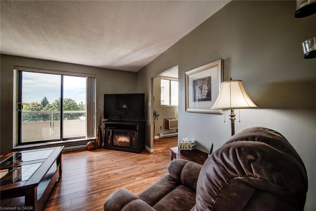 89 Westwood Road, #405