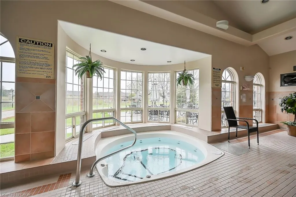 52 Twentyplace Boulevard, #28