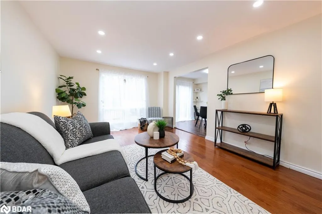 41 Barrett Crescent