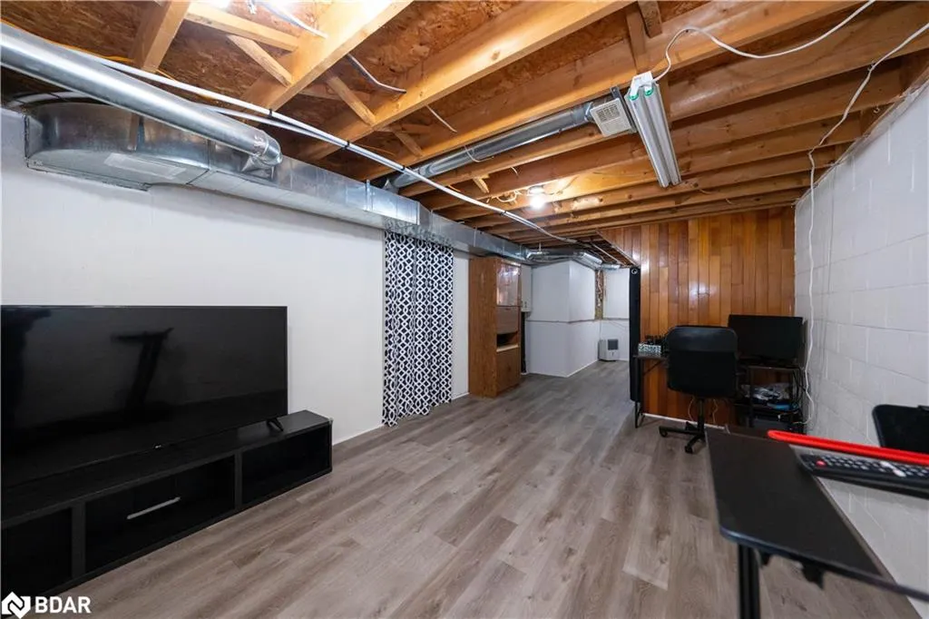 41 Barrett Crescent