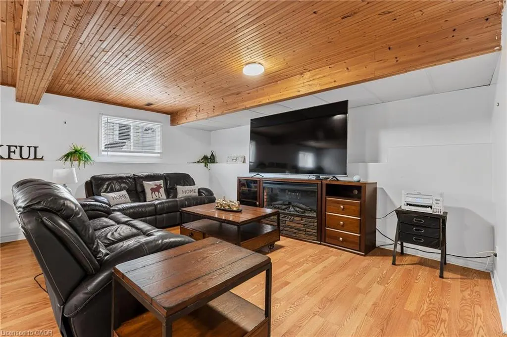 5880 Crimson Drive