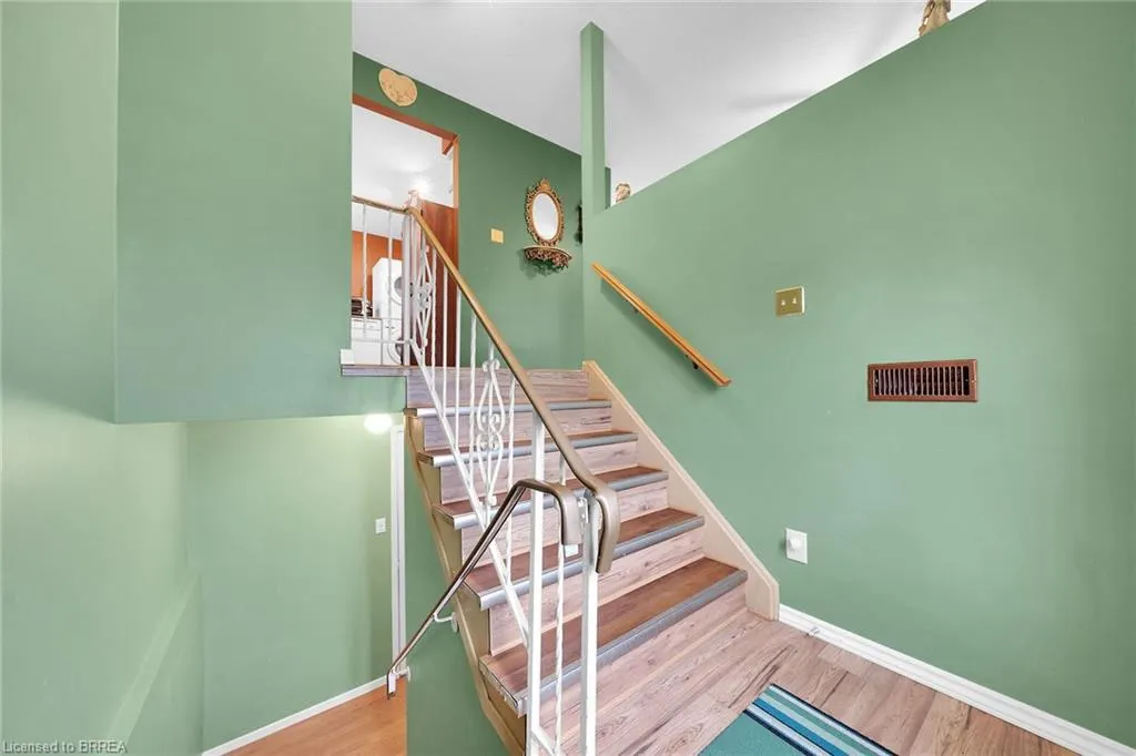 8 Maple Crescent