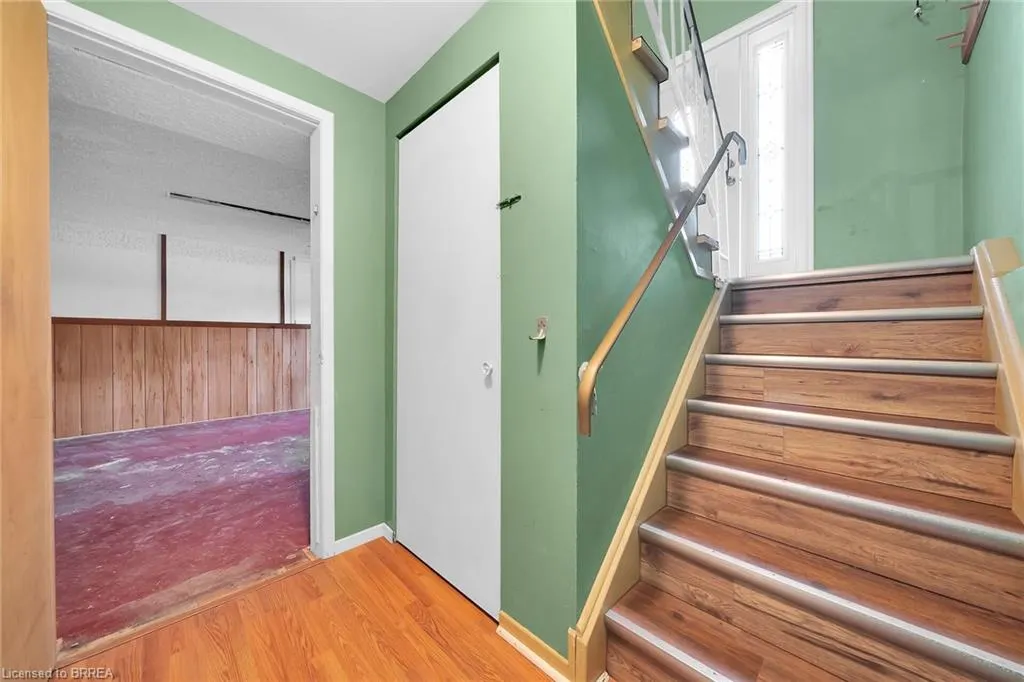 8 Maple Crescent