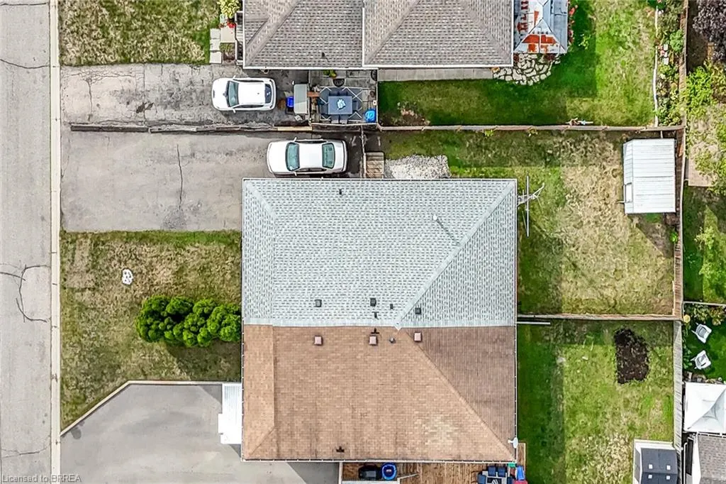 8 Maple Crescent